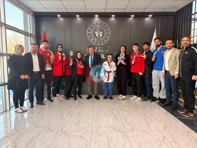 Kayseri'den İşitme Engelli Taekwondo Sporcularından Büyük Başarı