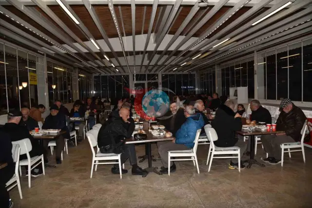 Atakum Belediyesi, Şehit Ömer Halisdemir Parkı'nda İftar Sofrası Kuruyor