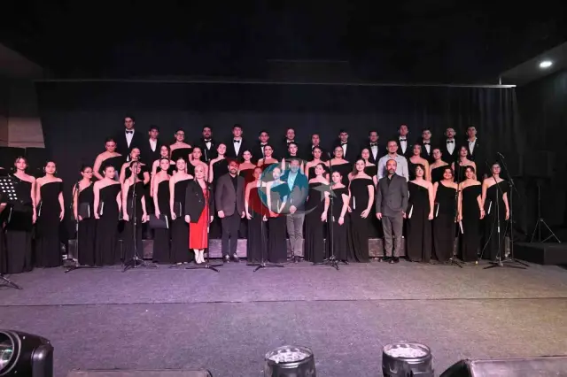 Çok Sesli Çocuk ve Gençlik Korosu Sanatseverleri Mest Etti