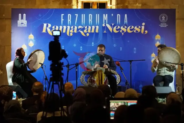 Yakutiye Medresesi'nde Santurun Eşsiz Ezgileri