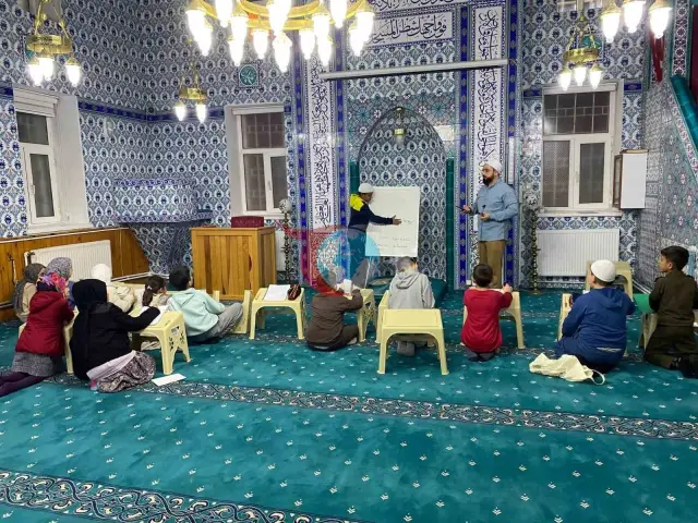 Kırka'da Ramazan Coşkusu: Çocuklar Camileri Şenlendirdi