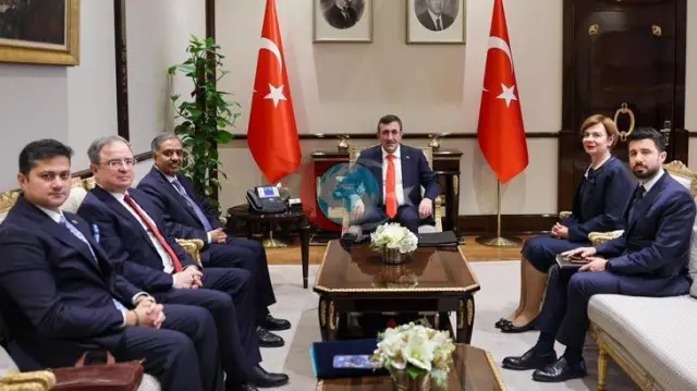Cumhurbaşkanı Yardımcısı Yılmaz, D-8 Genel Sekreteri Mahmood ile Bir Araya Geldi