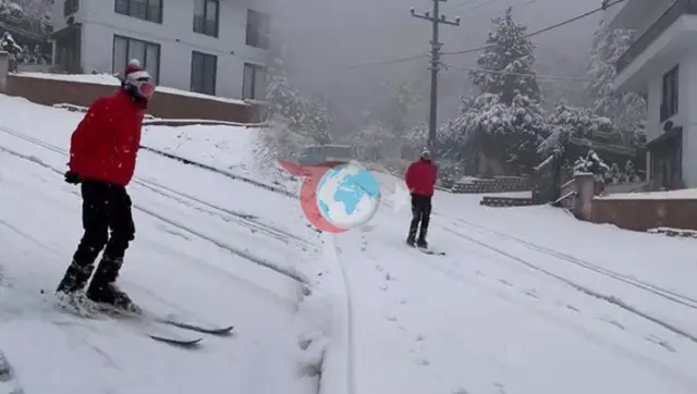 Bursa'da Karla Kaplı Yokuşta Kayak Keyfi: Vatandaşlar Şaşkın!