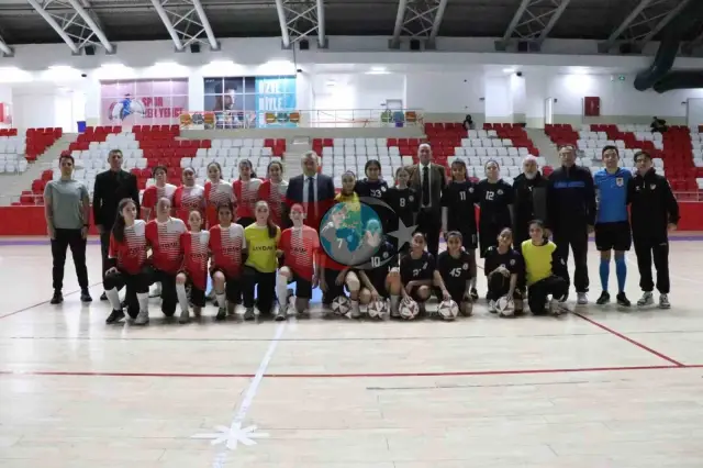 Kaymakam Adem Öztürk Yıldız Kızlar Futsal Etkinliğinde