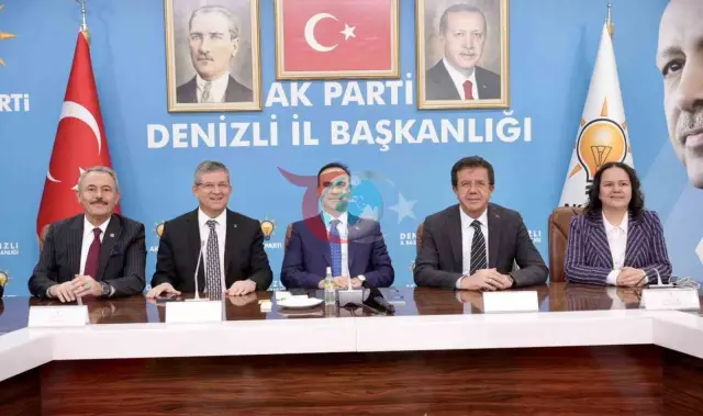 Bakan Kacır, Denizli'de Parti Üyeleriyle Buluştu