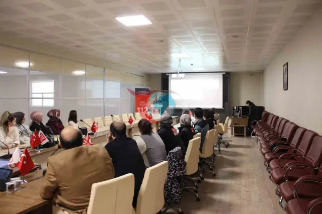 Düzce’de 112 Acil Çağrı Merkezi’nde Performans Değerlendirme Toplantısı Yapıldı