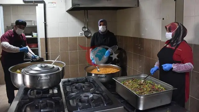 Gümüşhane'de Ramazan Boyunca 40 Haneye Sıcak Yemek Dağıtılıyor
