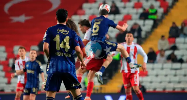 Fenerbahçe, Antalyaspor Deplasmanında Kritik Puan Kaybı Yaşadı