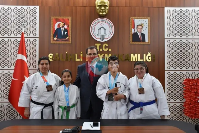 Salihli'nin Karate Sporcuları Türkiye'de Yine Zirvede