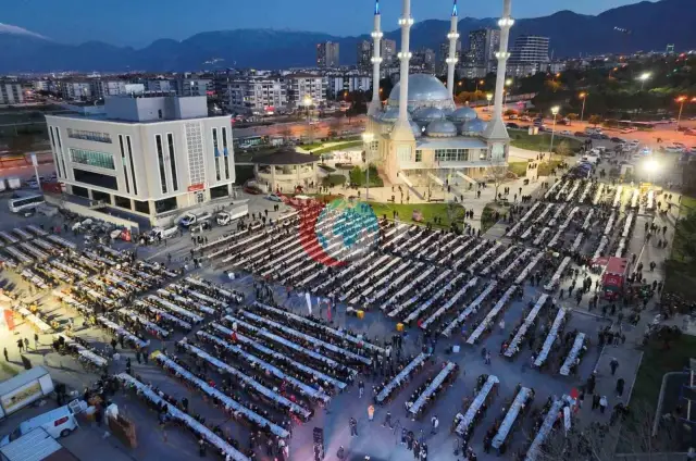 Merkezefendi'de Ramazan Coşkusu: Binlerce Kişi İftar Sofrasında Buluştu