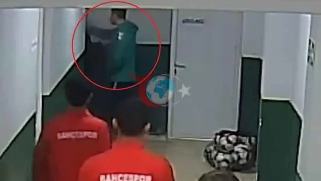 Amatör Maç Öncesinde Soyunma Odası Koridorunda Gerilim Tırmandı