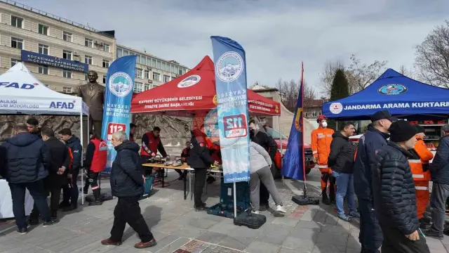 Büyükşehir Belediyesi Deprem Haftası'nda Farkındalık Etkinlikleri Düzenledi