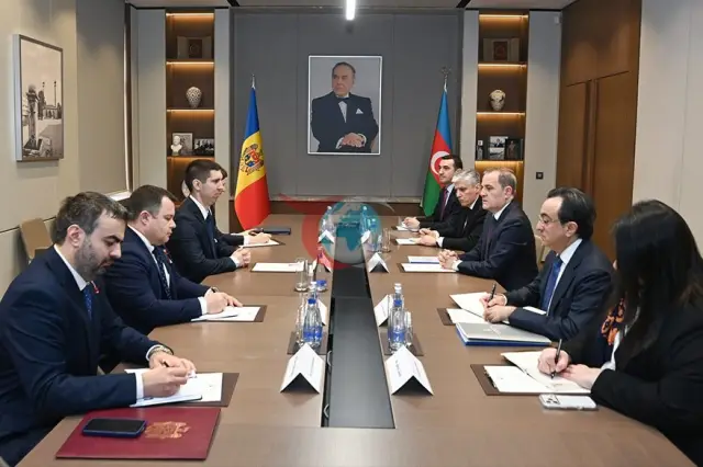Azerbaycan, İran'daki Elçilik Personelini Geri Çağırıyor