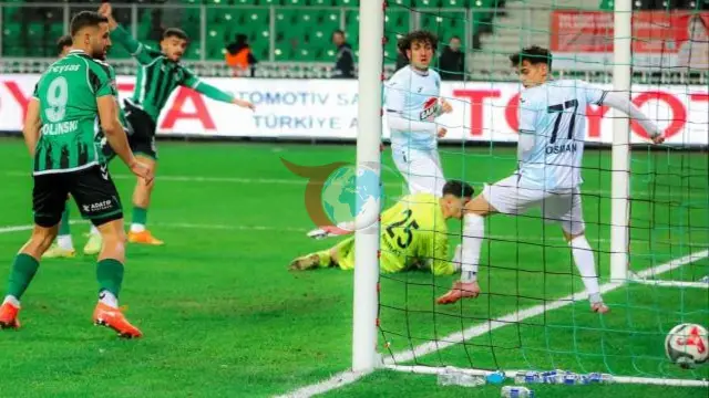1. Lig'de Kritik Mücadele: Sakaryaspor Farka Koştu!