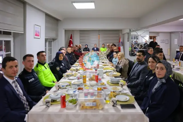 Bayburt'ta Vali Eldivan'dan Emniyet Mensuplarına İftar Daveti