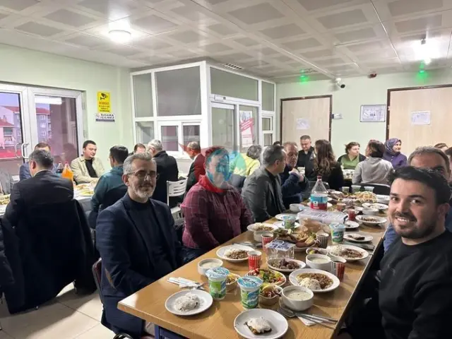 Eskişehir İl Sağlık Müdürü Bildirici, Beylikova'da İftar Programına Katıldı