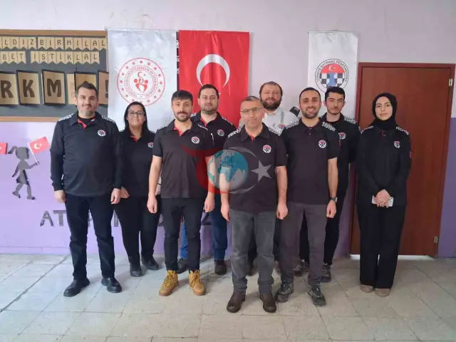 Kars’ta Yeşilay Haftası’nda Düzenlenen Satranç Turnuvasına Büyük İlgi