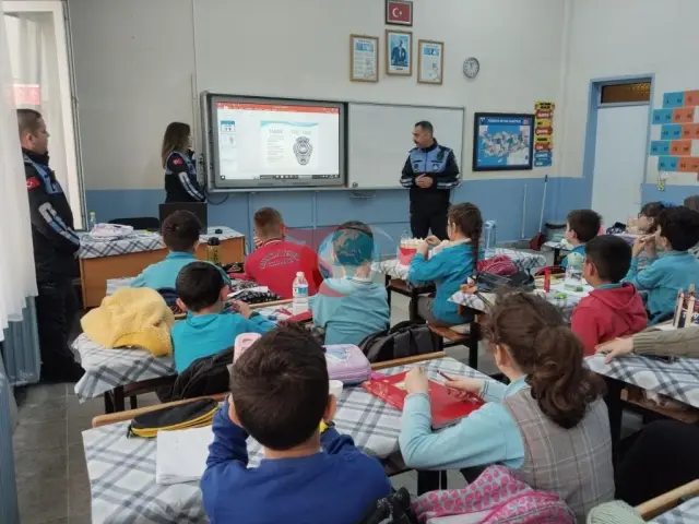 Zabıtadan Miniklere Meslek Tanıtımı