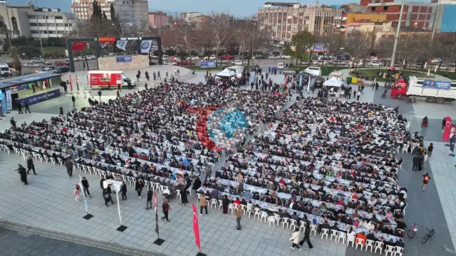 Manisa Büyükşehir Belediyesi'nin İftar Programı Salihli'de Gerçekleşti