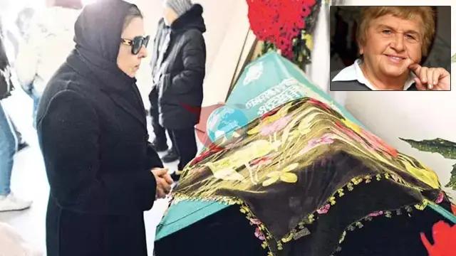 Ünlü Söz Yazarı Ülkü Aker'e Duygusal Veda