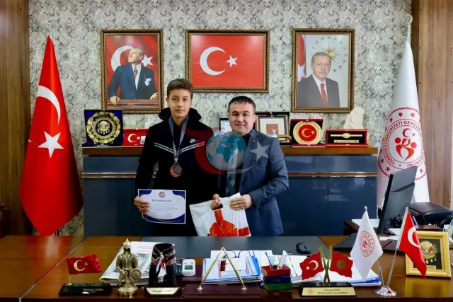Bilecikli Genç Atletler U14 Salon Şampiyonası’nda Başarıya Koştu