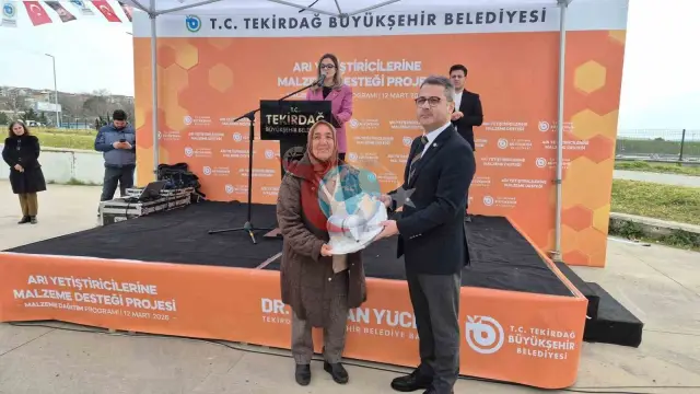 Tekirdağ'da Arıcılara Ücretsiz Ekipman Desteği Sağlandı