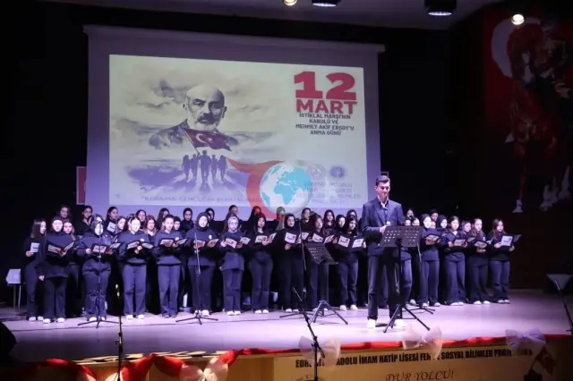 Edremit'te İstiklal Marşı'nın Kabulü ve Mehmet Akif Ersoy Anıldı