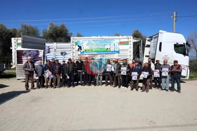 Yenipazarlı Üreticilere Aydın Büyükşehir'den Yem Desteği