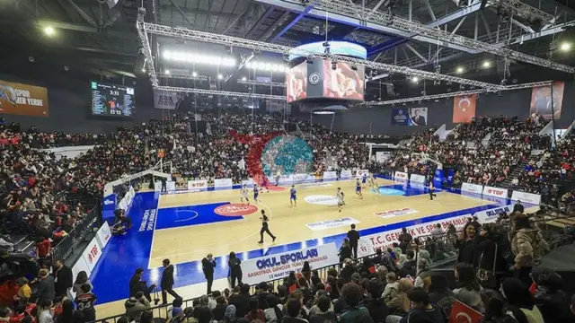 İstanbul'da Nefes Kesen Basketbol Finalleri: Genç Yetenekler Sahne Aldı