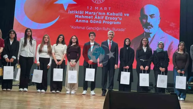 Fotoğraf Yarışmasında Türkiye Birinciliği Balıkesir'den Merve Yakın'a Gitti