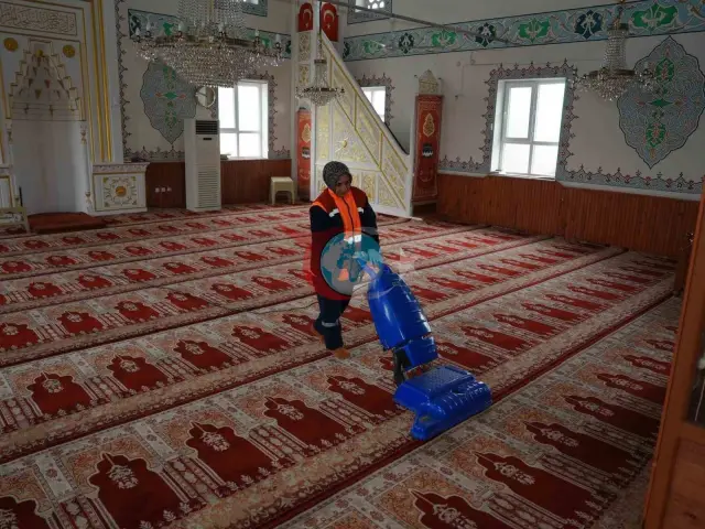 Düzce Belediyesi Bayram Öncesi Yoğun Mesai Yapıyor