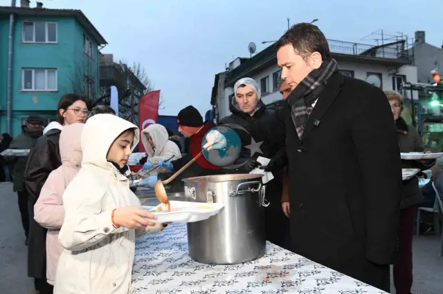 Osmangazi'de Ramazan Sofraları Gönülleri Birleştiriyor