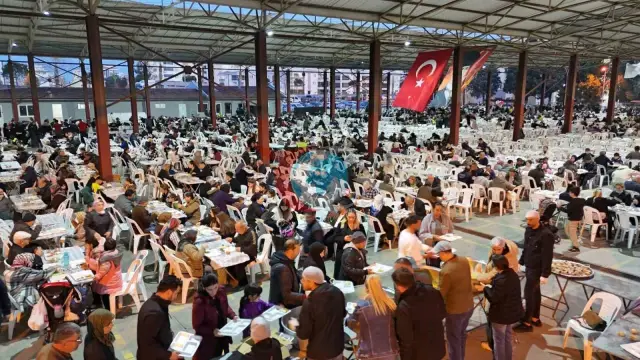 Nazilli Belediyesi'nden Turan Mahallesi'nde İftar Organizasyonu
