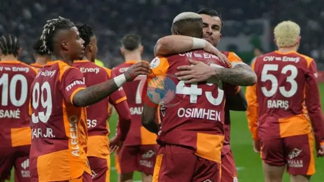 Osimhen'e Arkadaşından Büyük Övgü: Higuain ve Falcao'yu Gölgeliyor!