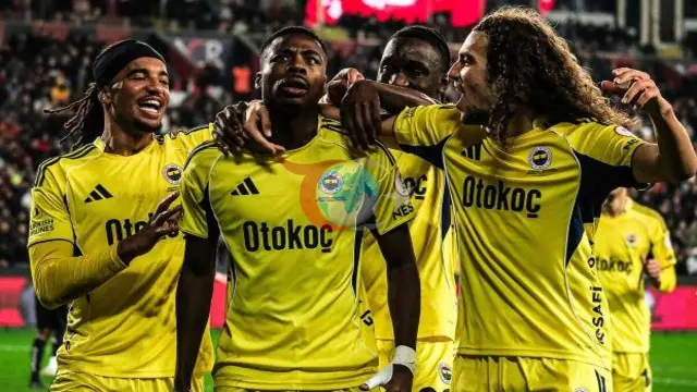 Fatih Karagümrük ile Fenerbahçe Karşı Karşıya! İşte İlk 11'ler