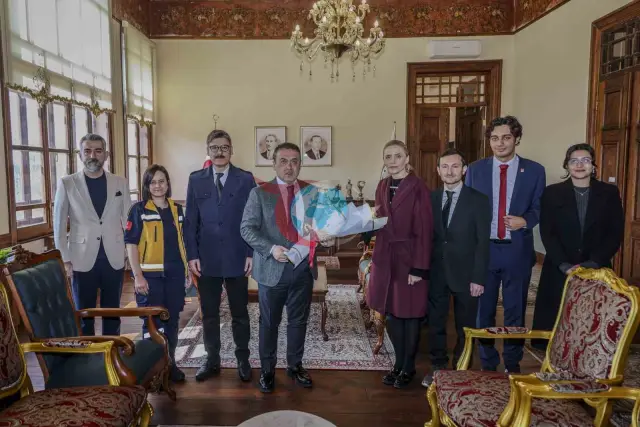 Bilecik Valisi Sözer, 14 Mart Tıp Bayramı'nda Sağlık Çalışanlarını Ağırladı