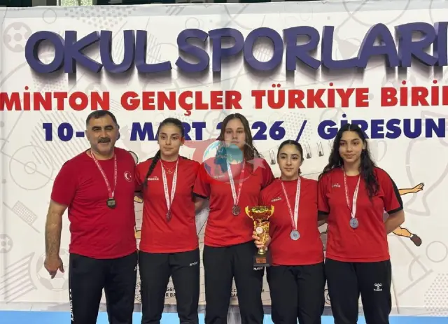 Erzincan Anadolu Lisesi Badminton Şampiyonasında İkinci Oldu