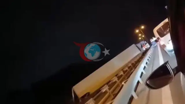 Büyükçekmece TEM'de TIR Kazası: Trafik Kilitlendi