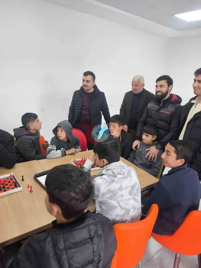 Dicle Kaymakamı Atış, Genç Sporcularla Selahattin Eyyubi Gençlik Kampı'nda Buluştu