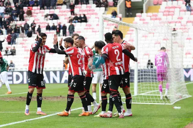 Trendyol 1. Lig'de Özbelsan Sivasspor, Ümraniyespor'u Tek Golle Geçti