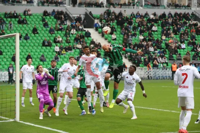 Sakaryaspor, Vanspor FK'yı Geçerek Zorlu Maçtan 2-1 Galip Ayrıldı