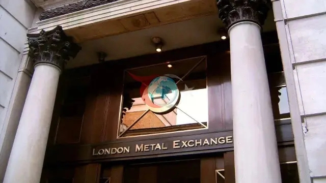 Londra Metal Borsası'nda Elektronik İşlemler Teknik Sorunlar Nedeniyle Askıya Alındı