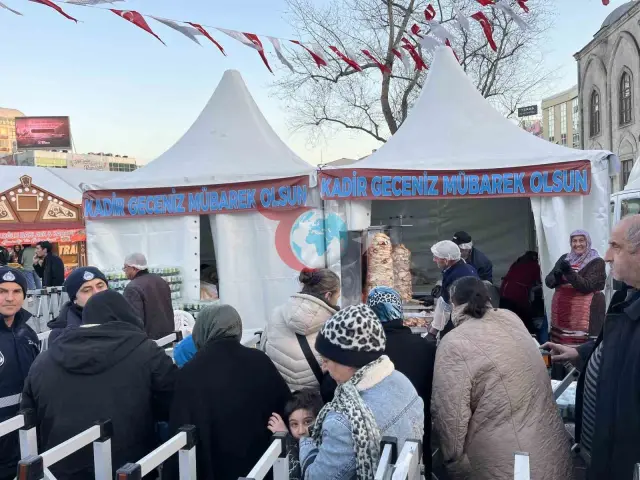 Gaziosmanpaşa Belediyesi'nden İftar Sofrasında Döner İkramı