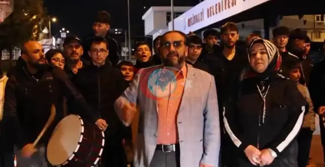 Kayseri'de Mahalleliden 'Kabe'de Hacılar' İlahisi Performansı