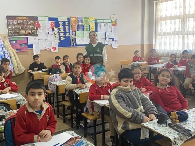 Kars'ta Miniklerle 'Benim Kulübüm Yeşilay' Etkinliği Düzenlendi