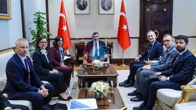 Cevdet Yılmaz, Kanada Dışişleri Bakanı Anand ile Kritik Görüşme Gerçekleştirdi
