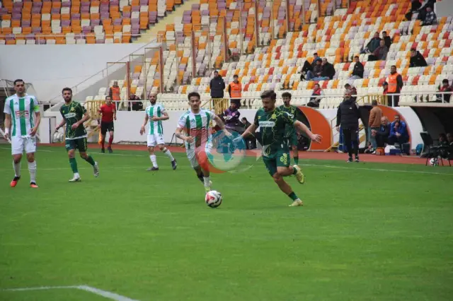TFF 3. Lig'de Malatya Yeşilyurtspor, Osmaniyespor'u Geçti