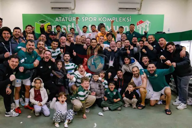Bursaspor, Güzide Gebze Spor'u 2-0'la Geçti