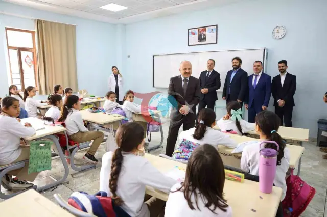 Adıyaman Valisi Osman Varol, Öğrencilerle Eğitim Üzerine Konuştu