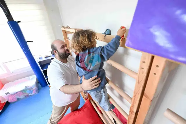 Mersin'de DMD Hastası Çocuğa Ergoterapi ile Destek Sağlanıyor